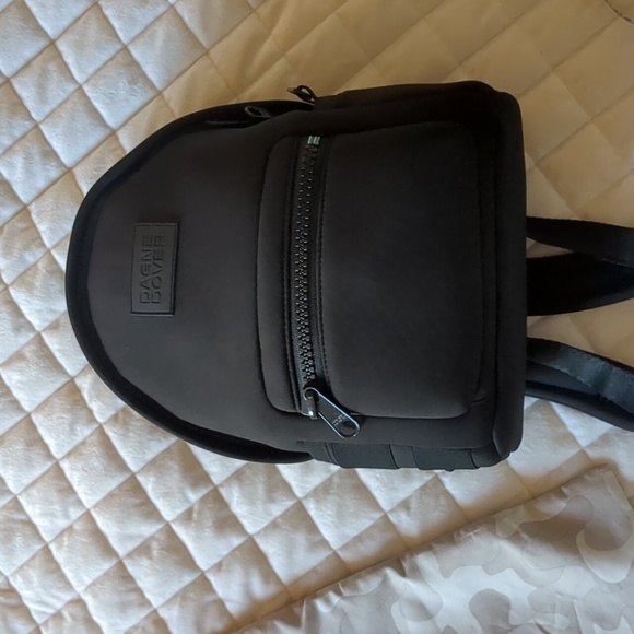 Like new Danger Dover Small Dakota backpack in black neoprene - Picture 2 of 12